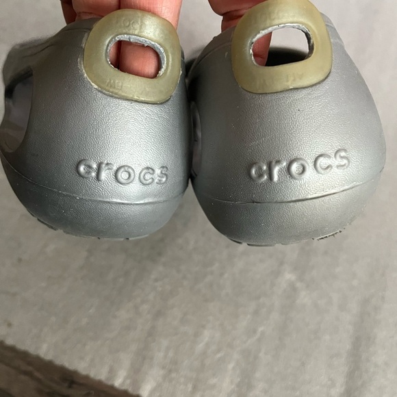 [W10] Crocs Silver Women's Kadee Slingback Flats Ballerina Slip on Sandals - Picture 3 of 4